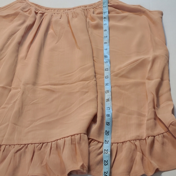 Cute & Flowy Cream Sleeveless Ruffle Hem Blouse Womens 2XL NWOT Adjustable Strap - Picture 8 of 10